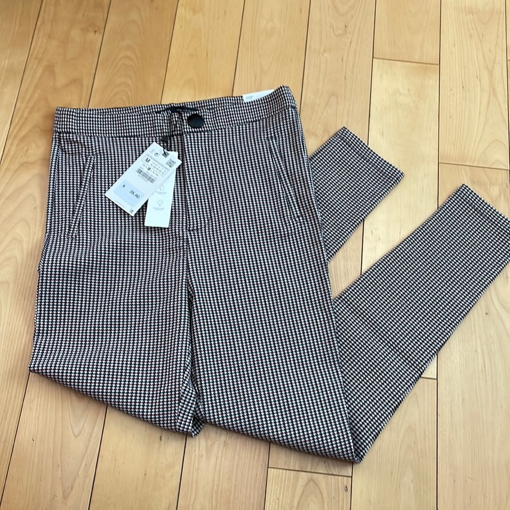 Zara High Rise Legging in Maroon/black houndstooth print. Size Medium NWT